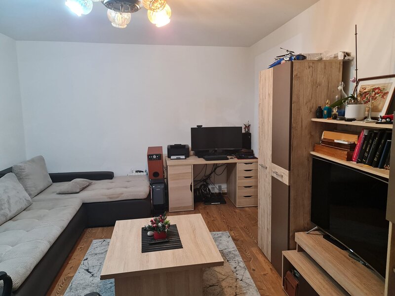 Drumul Taberei- Raul Doamnei Vanzare 3 camere, 3/4, dec, bl 72, termopan